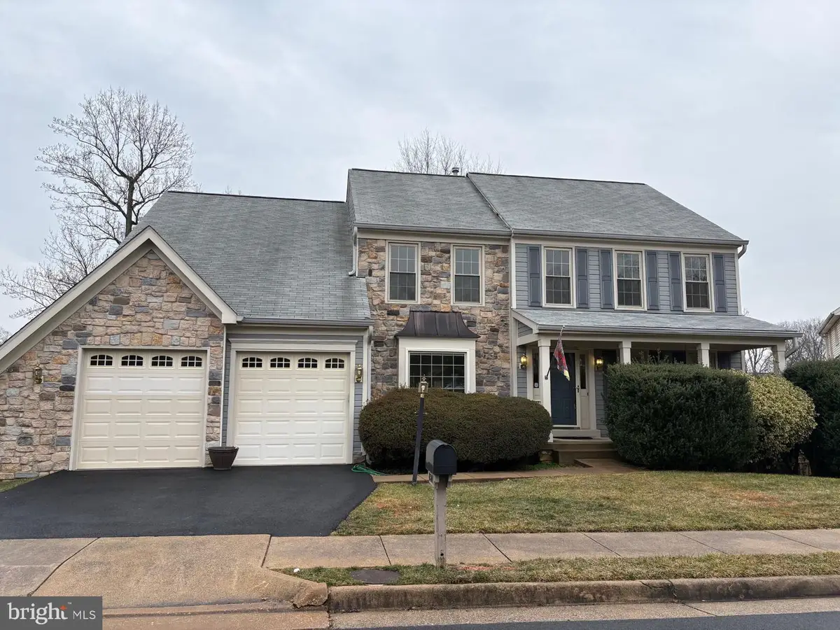 8501 Silverview Dr, Lorton, VA 22079 - #1