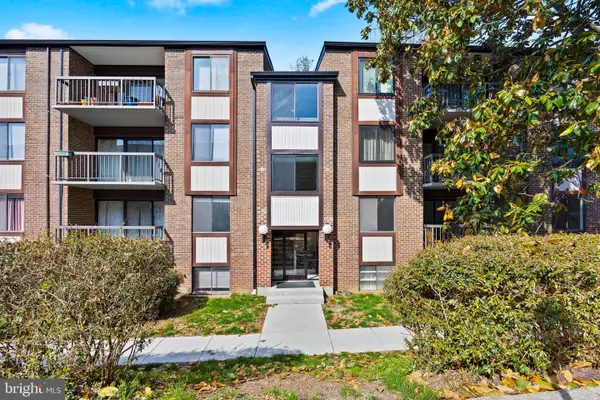 9710 Kingsbridge Dr #101, FAIRFAX, VA 22031