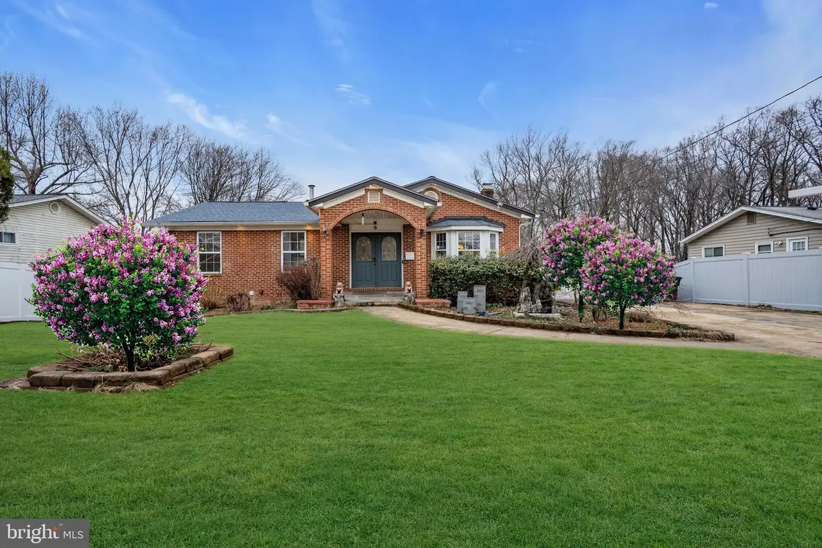 7839 Heritage Dr, Annandale, VA 22003 - #1