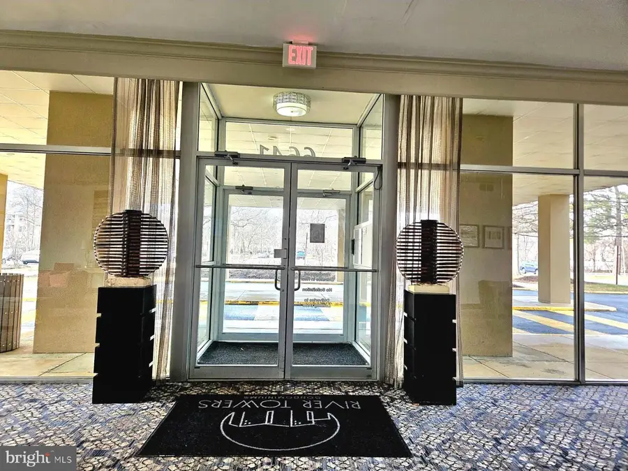 6641 Wakefield Dr #712, Alexandria, VA 22307 - #3