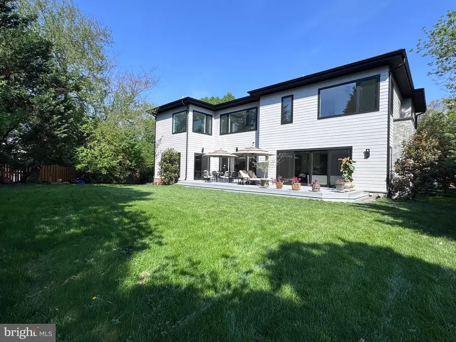 1513 Oakview Dr, McLean, VA 22101 - #3