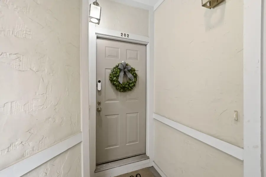 12903 Alton Sq #202, Herndon, VA 20170 - #2