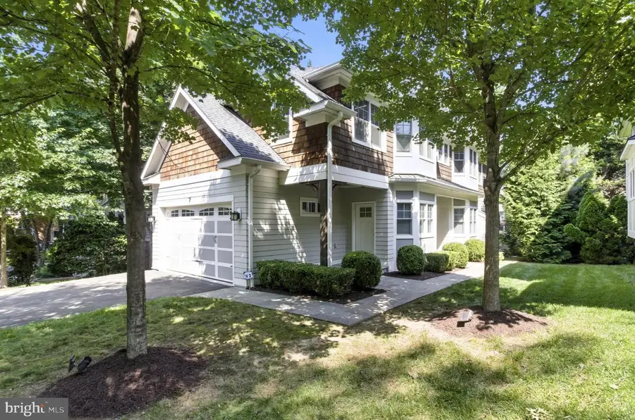 6838 Saint Albans Rd, McLean, VA 22101 - #2