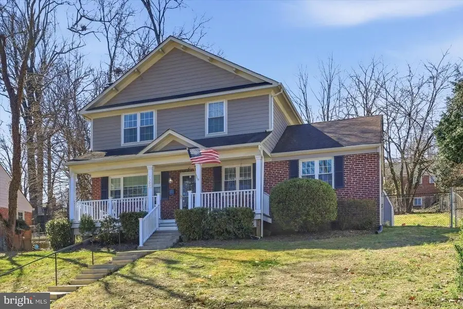 7309 Woodley Pl, Falls Church, VA 22046 - #2