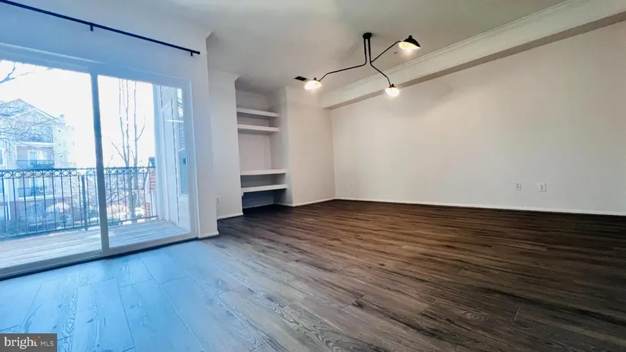 1600 Spring Gate Dr #2206, McLean, VA 22102 - #2