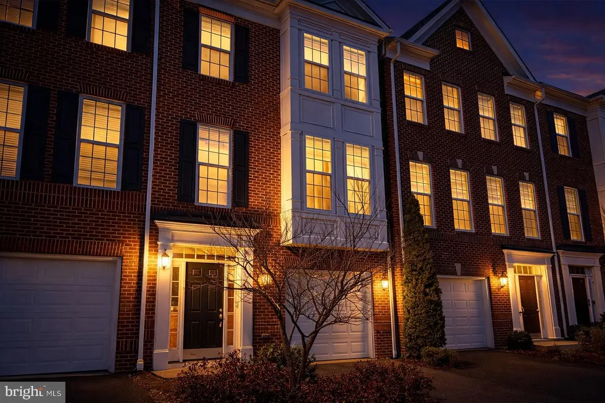 6262 Casdin Dr, Alexandria, VA 22310 - #1