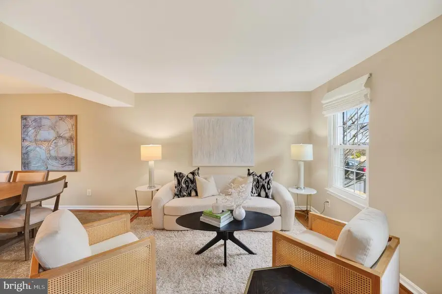 2295 Shawn Ct, Dunn Loring, VA 22027 - #2