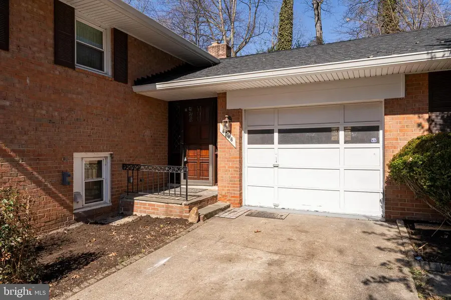 8706 Braeburn Dr, Annandale, VA 22003 - #3