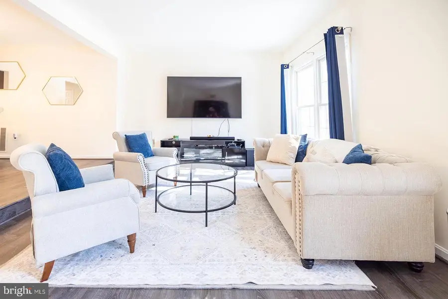 8009 Bethelen Woods Ln, Springfield, VA 22153 - #2