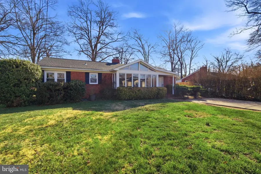 7917 Ashton St, Alexandria, VA 22309 - #2