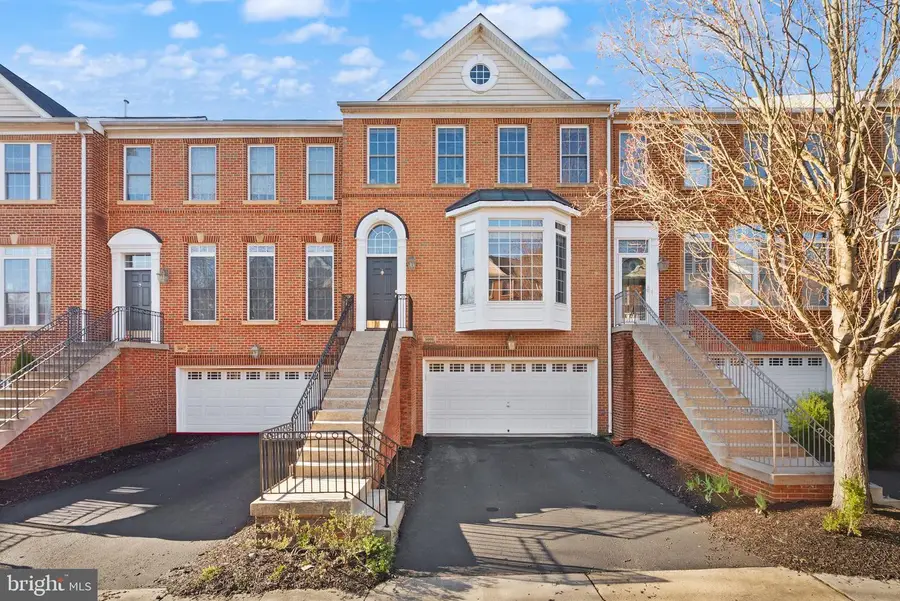 9969 Cyrandall Dr, Oakton, VA 22124 - #2