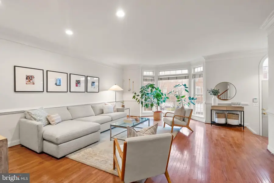 9969 Cyrandall Dr, Oakton, VA 22124 - #3