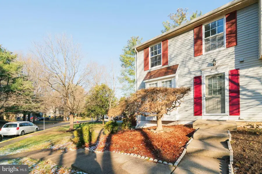 6515 Field Master Dr, Springfield, VA 22152 - #2