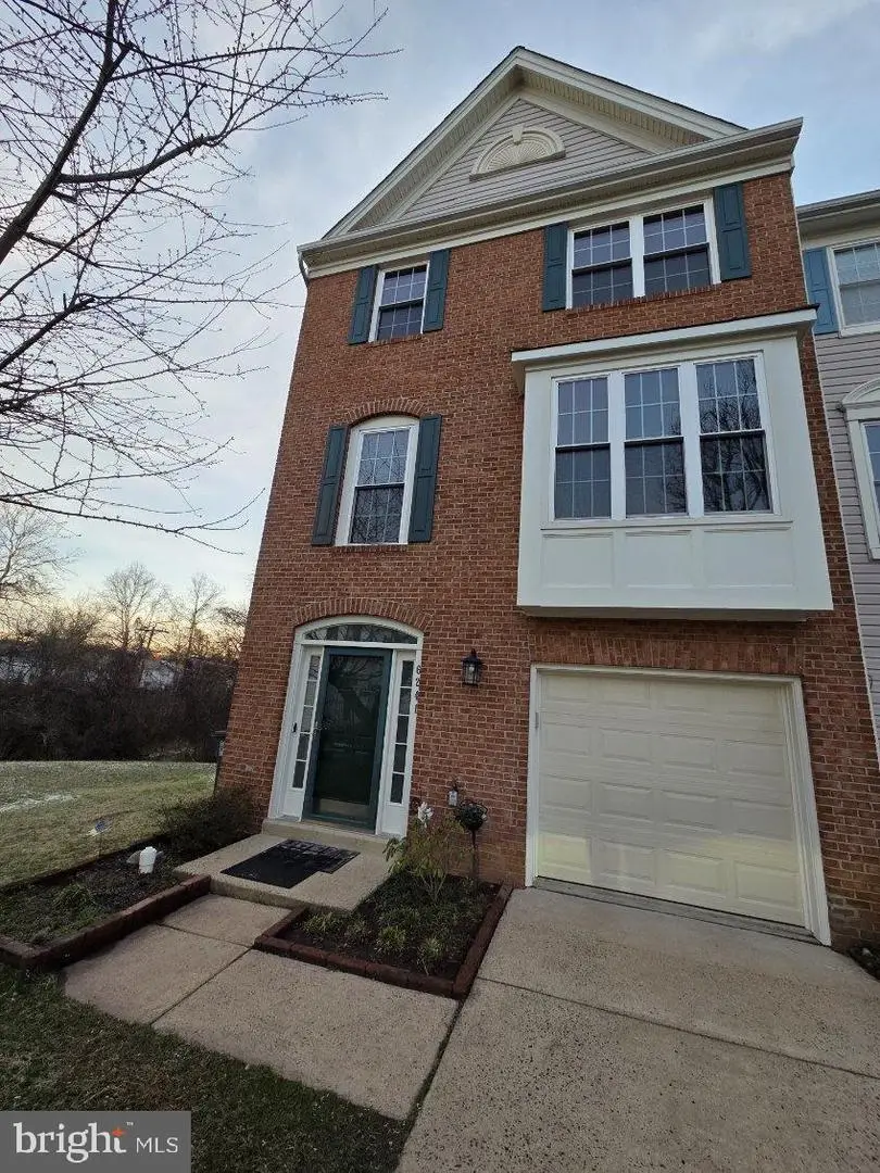 6241 Clay Pipe Ct, Centreville, VA 20121 - #2