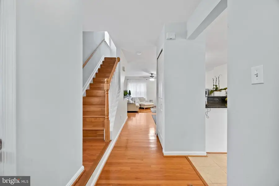 3930 Collis Oak Ct, Fairfax, VA 22033 - #3