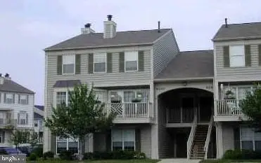 9247 Cardinal Forest Ln #202, LORTON, VA 22079