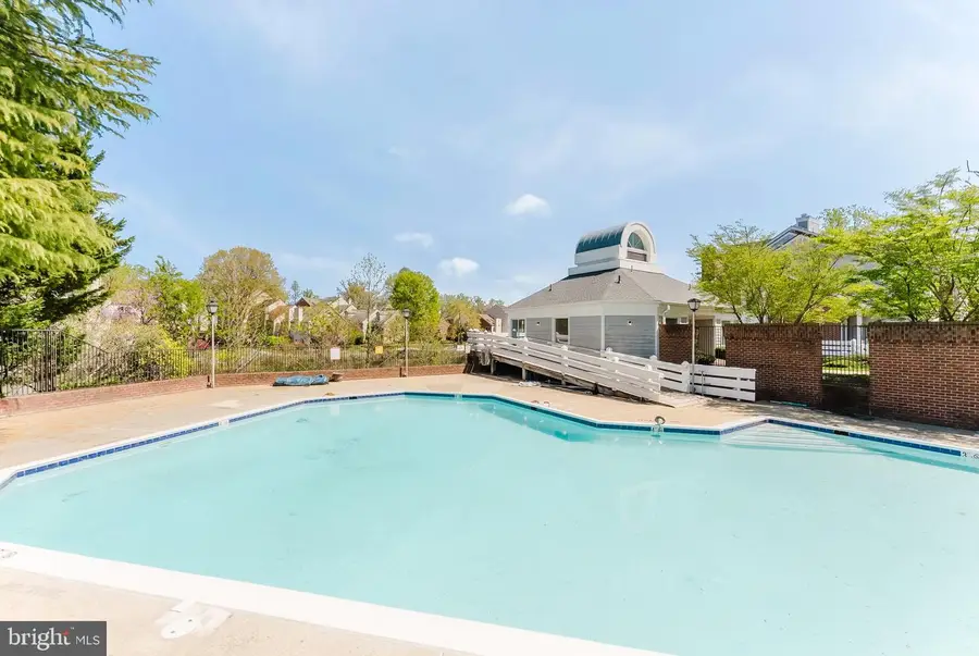 3151-h Anchorway Ct, Falls Church, VA 22042 - #3