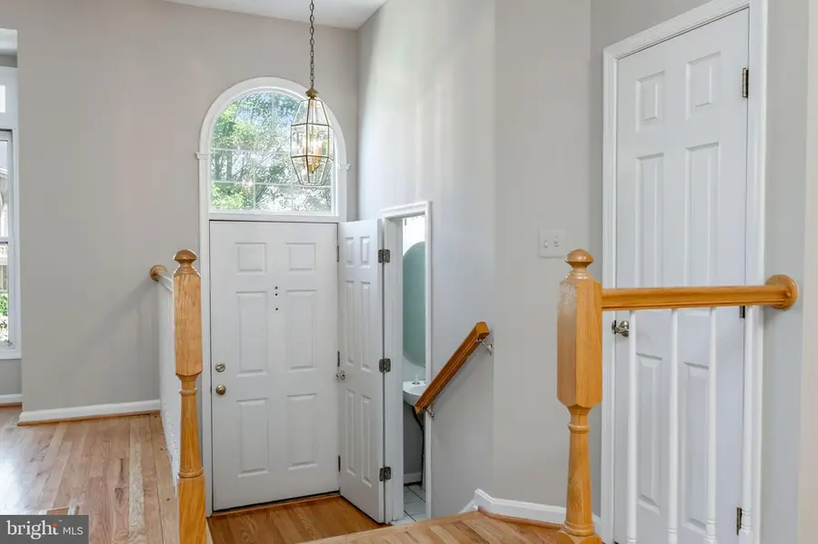 6614 Thurlton Dr, Alexandria, VA 22315 - #3