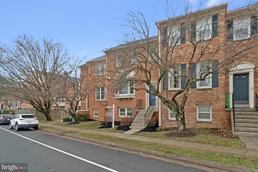 10106 Bushman Dr, Oakton, VA 22124 - #3