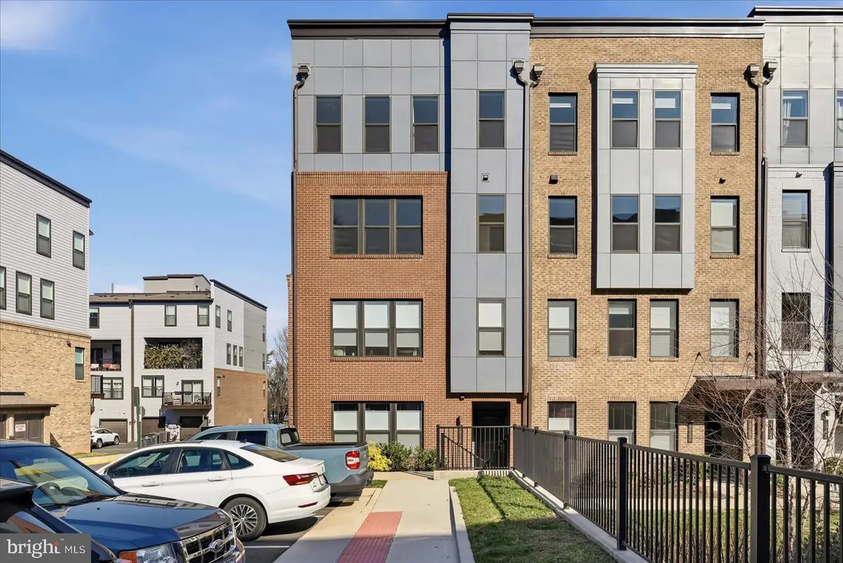 12118 Loblolly Dr #40, Fairfax, VA 22033 - #1