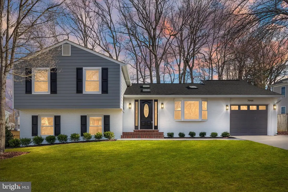 7944 Freehollow Dr, Falls Church, VA 22042 - #1
