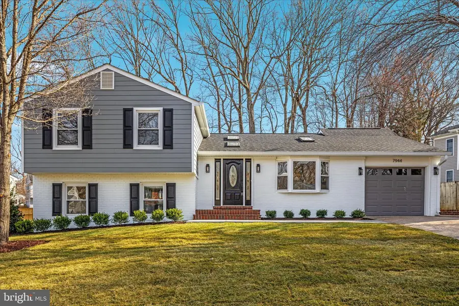 7944 Freehollow Dr, Falls Church, VA 22042 - #2