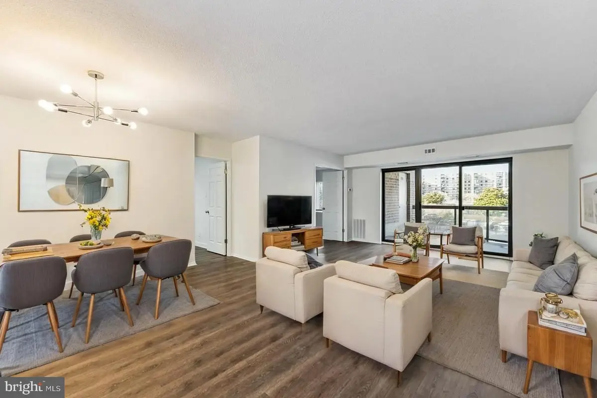 8360 Greensboro Dr #305, McLean, VA 22102 - #1