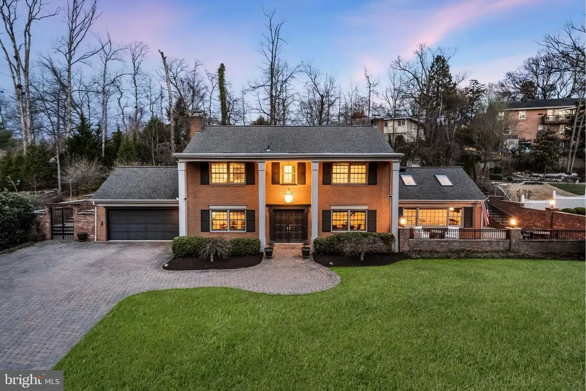 7305 Fort Hunt Rd, Alexandria, VA 22307 - #1