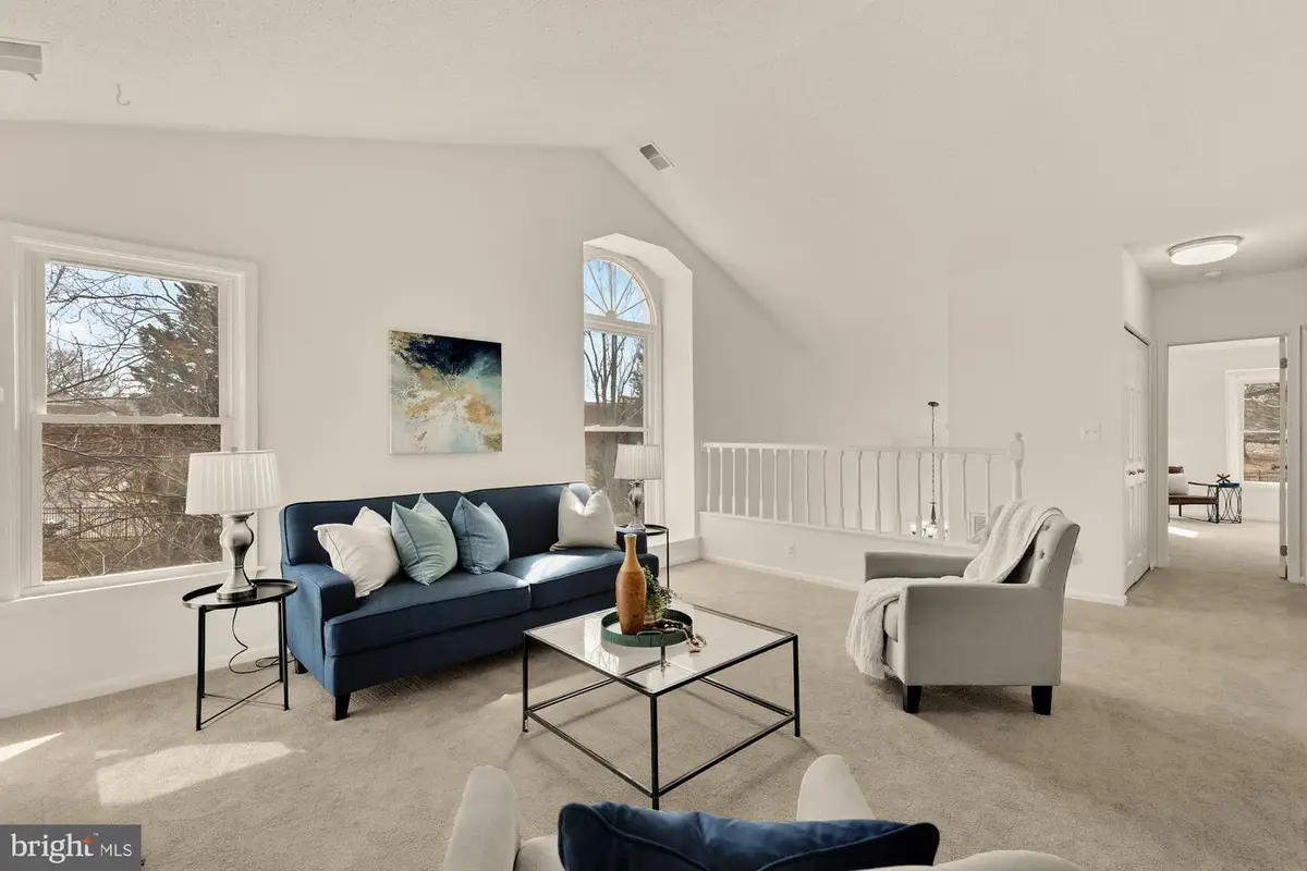 7602 Lakeside Village Dr #n, Falls Church, VA 22042 - #1