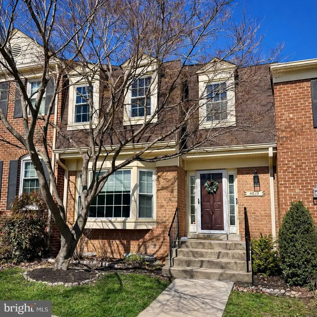 4819 Carriagepark Rd, Fairfax, VA 22032 - #1