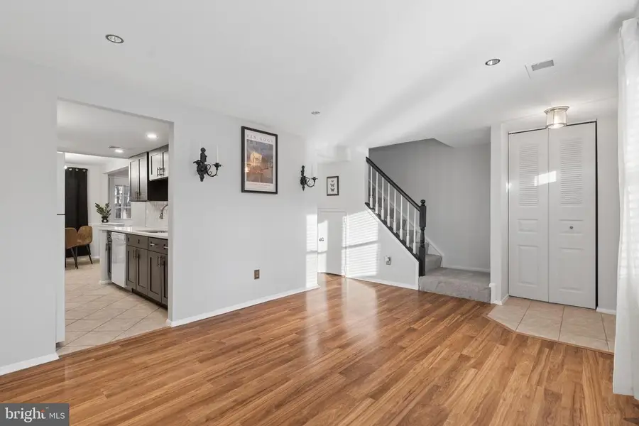 8213 Claremont Woods Dr, Alexandria, VA 22309 - #2