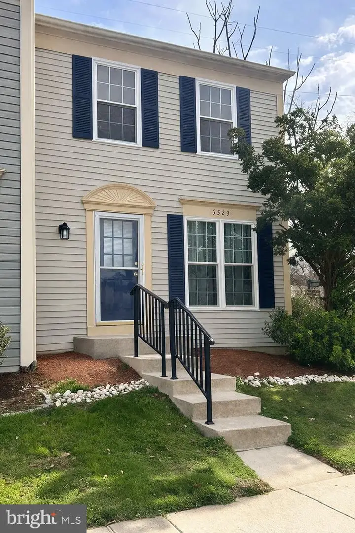 6523 Old Carriage Ln, Alexandria, VA 22315 - #1