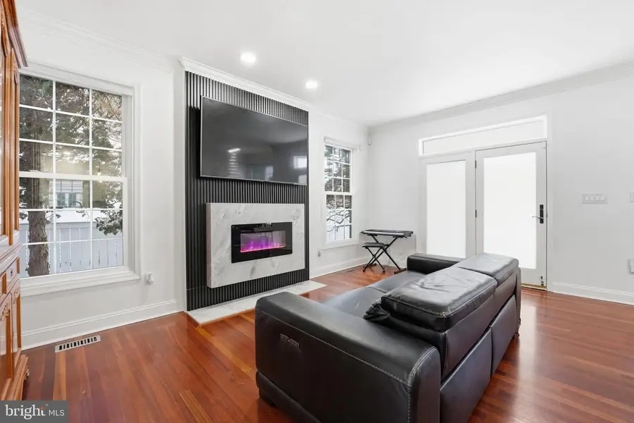 1628 Great Falls St, McLean, VA 22101 - #3