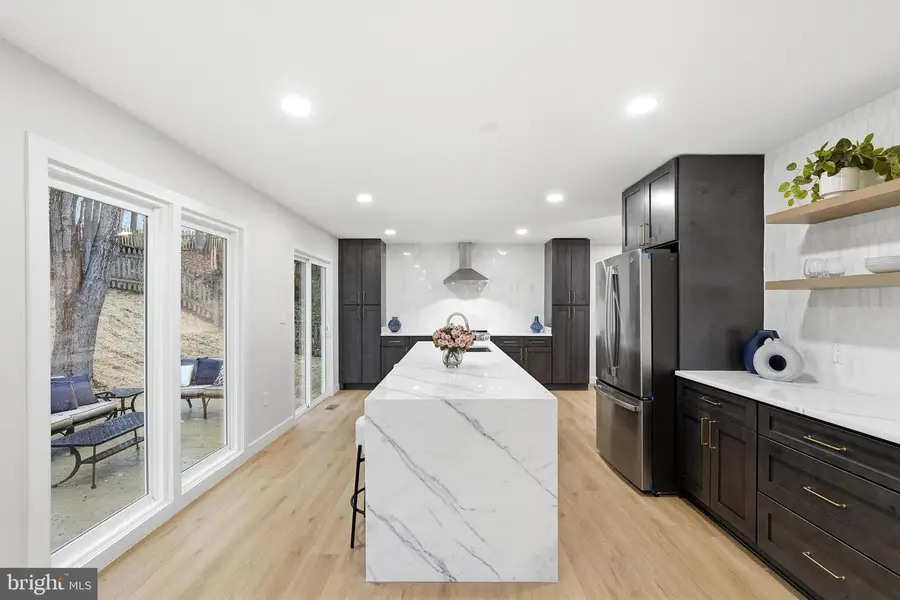 7204 Joshua Tree Ln, Springfield, VA 22152 - #2