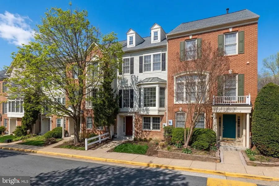 12414 Cedar Lakes Dr, Fairfax, VA 22033 - #2