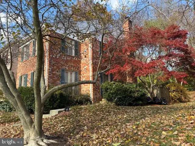 9648 Masterworks Dr, Vienna, VA 22181 - #1