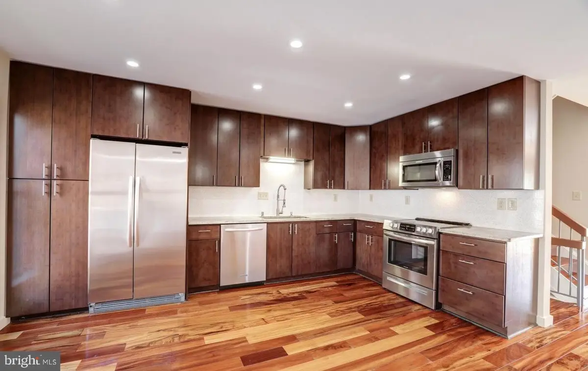 1733 Cy Ct, Vienna, VA 22182 - #1