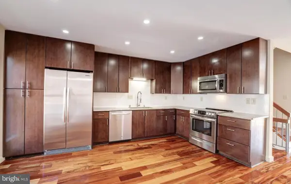 1733 Cy Ct, VIENNA, VA 22182