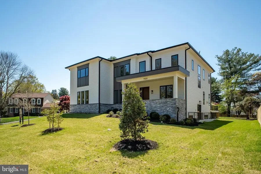 9420 Vernon Dr, Great Falls, VA 22066 - #3