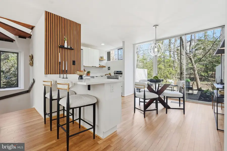 11526 Maple Ridge Rd, Reston, VA 20190 - #3