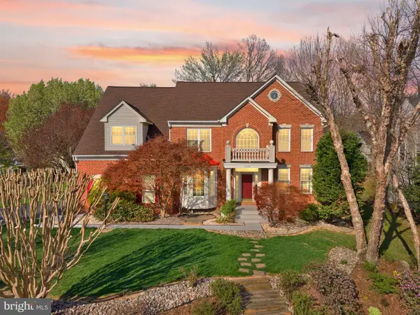 5105 Whisper Willow Dr, FAIRFAX, VA 22030