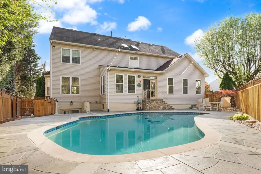 5105 Whisper Willow Dr, Fairfax, VA 22030 - #3