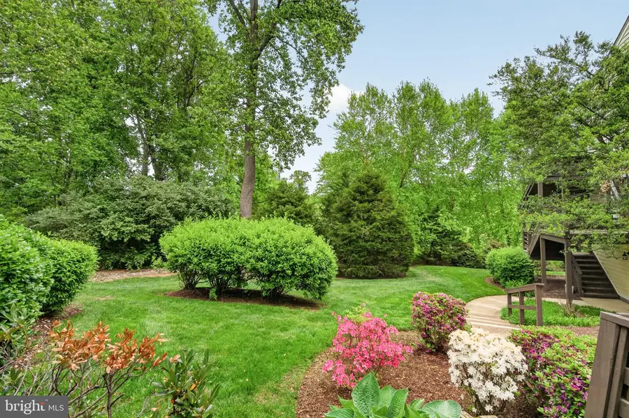 10146 Oakton Terrace Rd #10146, Oakton, VA 22124 - #3