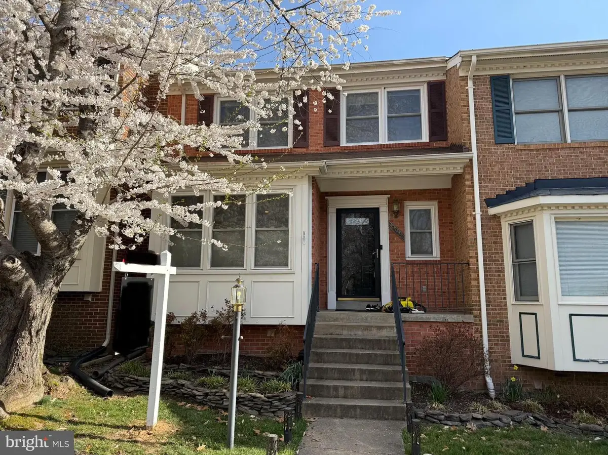 7923 Valleyfield Dr, Springfield, VA 22153 - #1