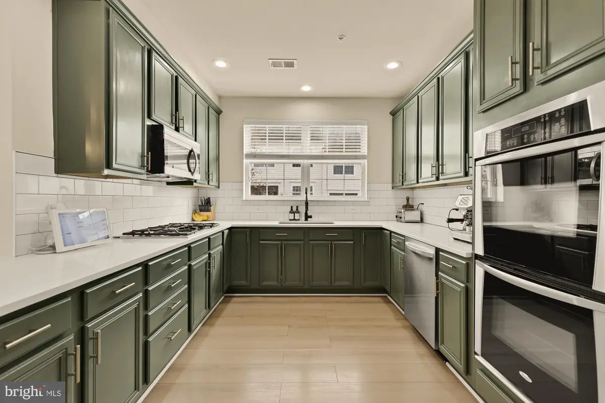 4420 Beechstone Ln #b, Fairfax, VA 22033 - #1