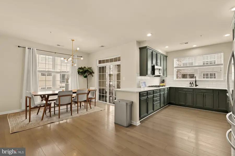 4420 Beechstone Ln #b, Fairfax, VA 22033 - #2