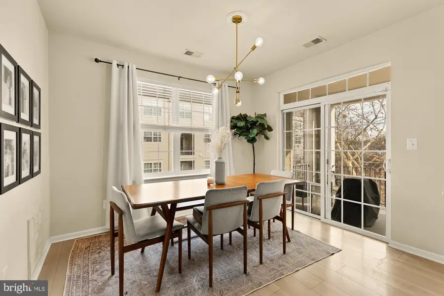 4420 Beechstone Ln #b, Fairfax, VA 22033 - #3