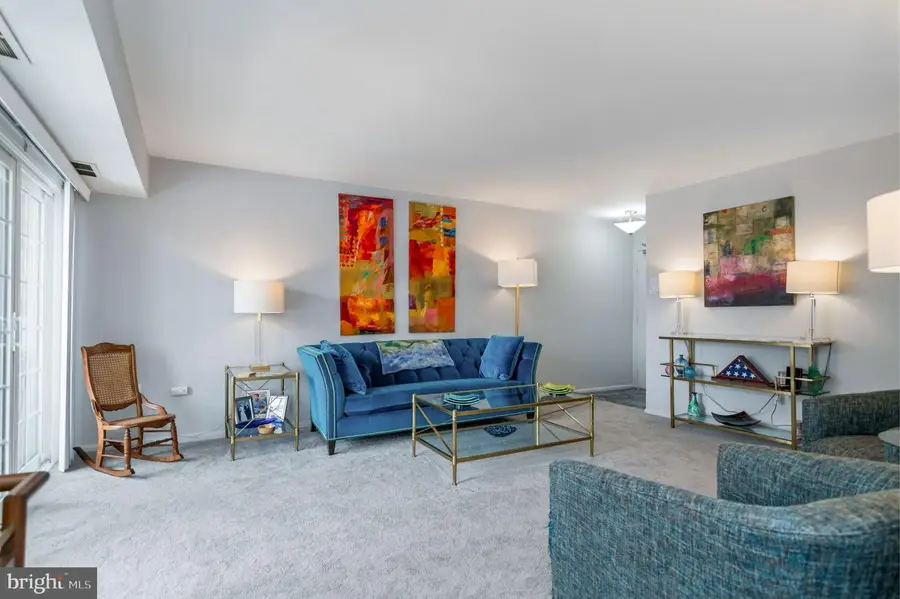 1904 Wilson Ln #101, McLean, VA 22102 - #3