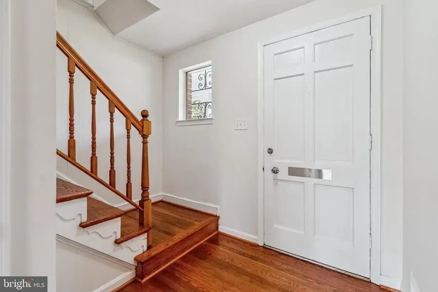 5401 Southampton Dr, Springfield, VA 22151 - #2