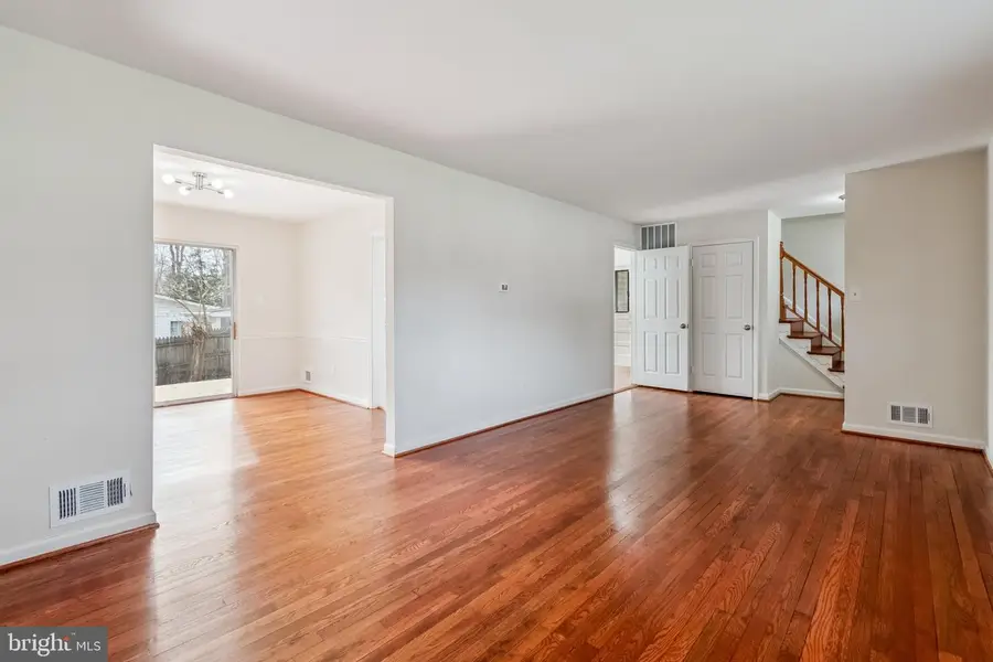 5401 Southampton Dr, Springfield, VA 22151 - #3